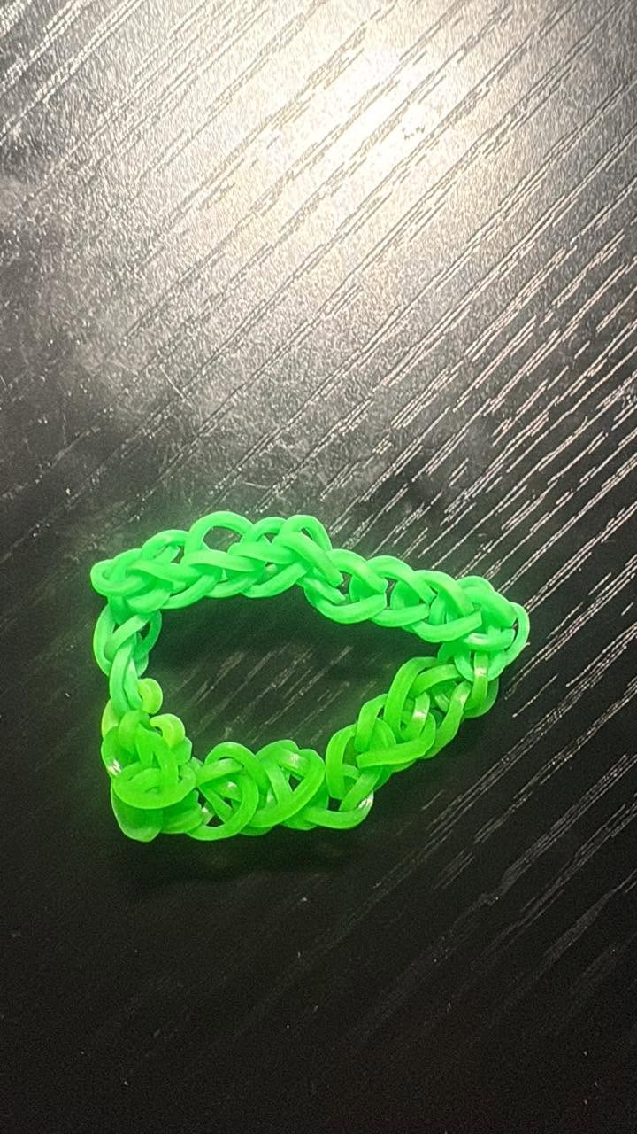 2 shades of green