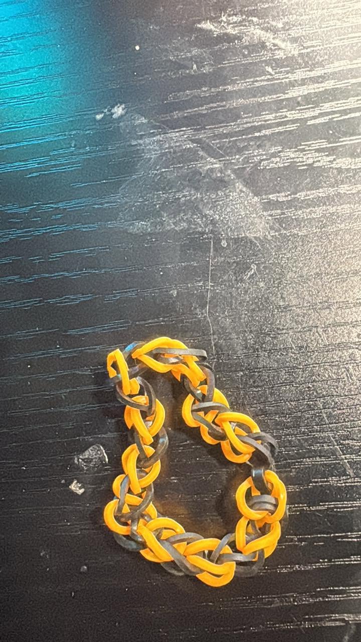 Bracelet in black and orange